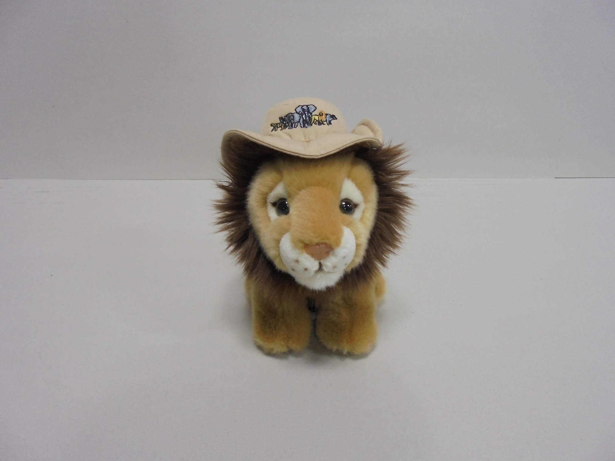 18cm Male Lion with Big5 Flag Hat - Click Image to Close